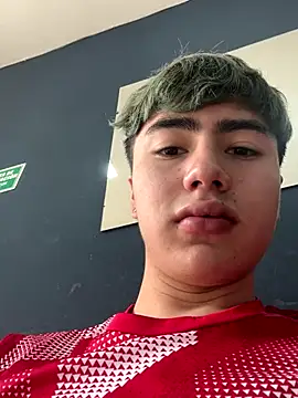 Snapshot of AlexanderCollman chatting on November 26, 2025, 5:35 pm AlexanderCollman online show from November 26, 2025, 5:35 pm