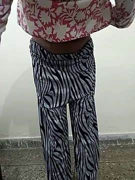 Alia-00 online show from October 14, 2025, 4:02 am