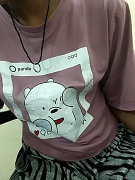 Alia-00 online show from October 30, 2025, 4:44 am