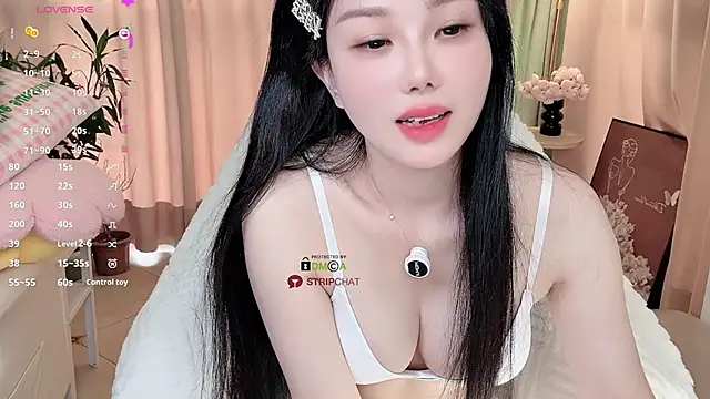 Xiatian520  online show from November 23, 2025, 12:31 am