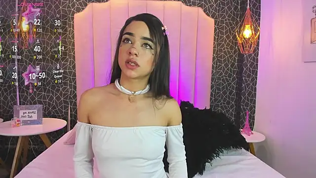 TifannyWolf  online show from September 10, 2025, 1:04 am