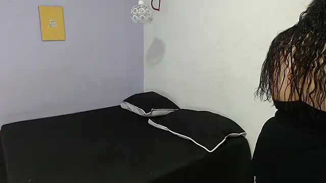 penelope gucci1 online show from September 23, 2025, 12:12 pm