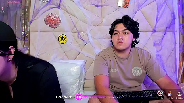 Snapshot of EmilyANDrew_ chatting on October 21, 2025, 4:34 am EmilyANDrew online show from October 21, 2025, 4:34 am