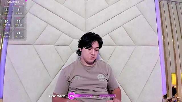 Snapshot of EmilyANDrew_ chatting on October 6, 2025, 4:35 am EmilyANDrew online show from October 6, 2025, 4:35 am