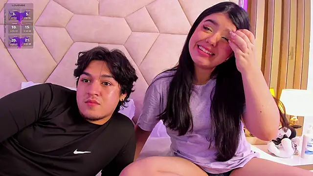 Snapshot of EmilyANDrew_ chatting on September 12, 2025, 4:45 am EmilyANDrew online show from September 12, 2025, 4:45 am