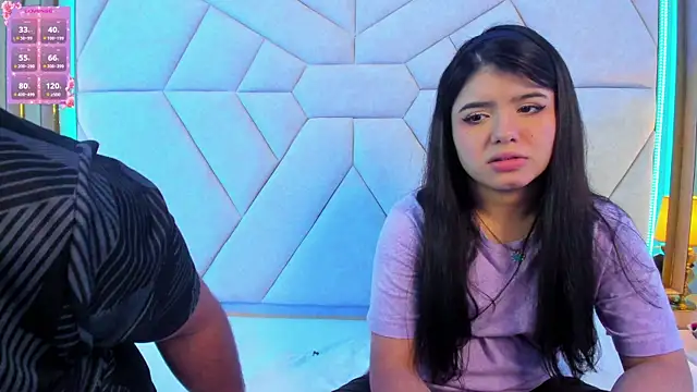 Snapshot of EmilyANDrew_ chatting on September 9, 2025, 4:44 am EmilyANDrew online show from September 9, 2025, 4:44 am