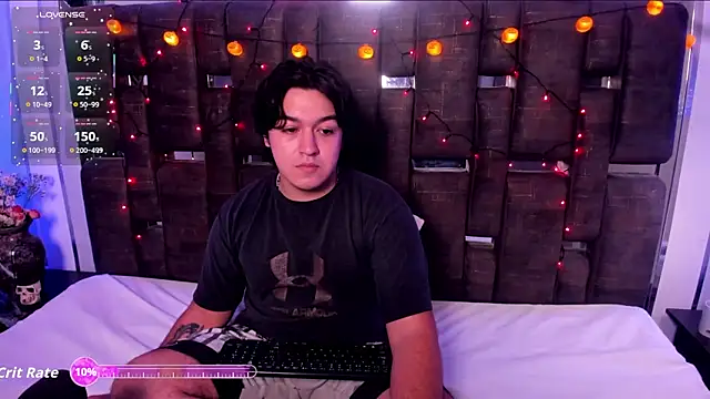 Snapshot of EmilyANDrew_ chatting on October 16, 2025, 4:43 am EmilyANDrew online show from October 16, 2025, 4:43 am