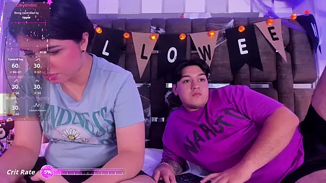 Snapshot of EmilyANDrew_ chatting on October 24, 2025, 5:17 am EmilyANDrew online show from October 24, 2025, 5:17 am