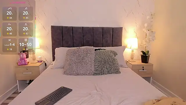 Camila Bustamante online show from December 1, 2025, 3:46 pm