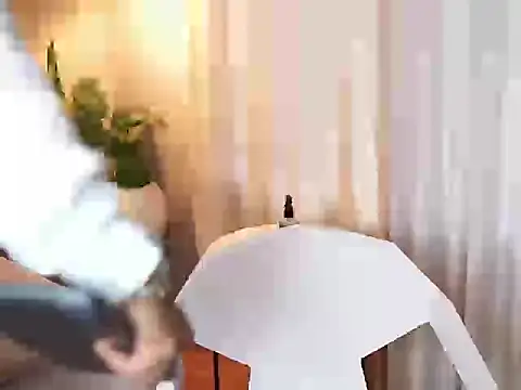 Snapshot of Thiago_Valente chatting on October 17, 2025, 12:51 pm Thiago Valente online show from October 17, 2025, 12:51 pm