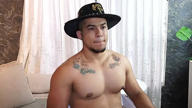 Snapshot of Thiago_Valente chatting on October 22, 2025, 12:59 pm Thiago Valente online show from October 22, 2025, 12:59 pm