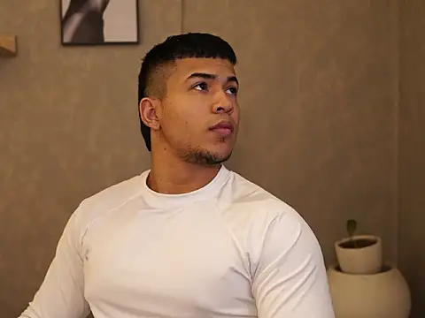 Thiago Valente online show from April 7, 2026, 1:24 pm