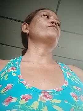 marinita13 online show from November 4, 2025, 12:42 pm