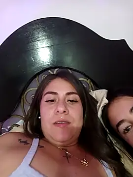 Camiqueen online show from April 9, 2026, 2:24 am