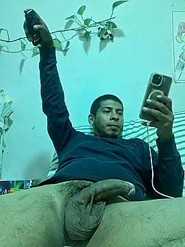 UsaGuy76 online show from May 14, 2026, 1:46 am