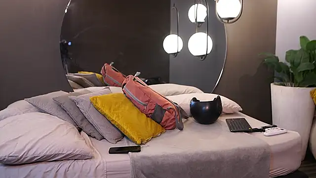 Snapshot of Ariaa_Isabell chatting on February 20, 2026, 6:21 pm Ariaa Isabell online show from February 20, 2026, 6:21 pm