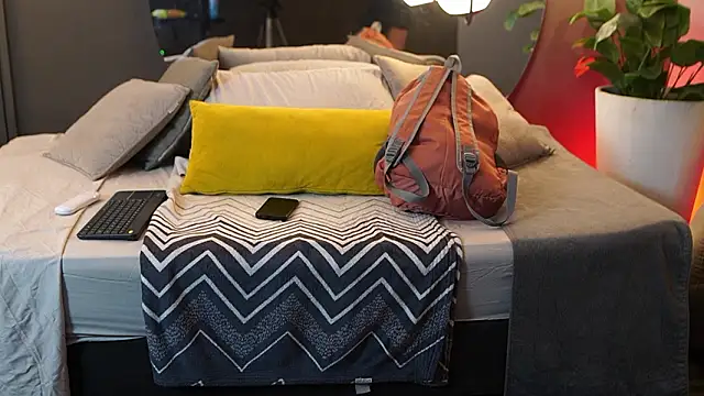 Snapshot of Ariaa_Isabell chatting on March 3, 2026, 6:26 pm Ariaa Isabell online show from March 3, 2026, 6:26 pm