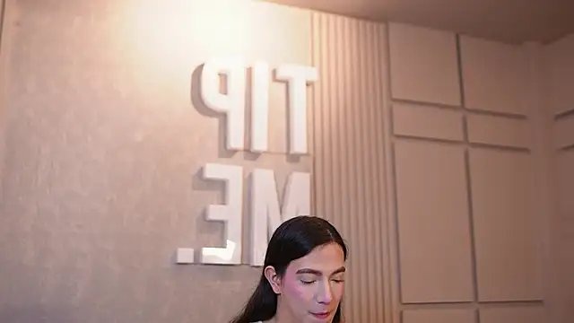 Snapshot of Ariaa_Isabell chatting on May 6, 2026, 6:56 pm Ariaa Isabell online show from May 6, 2026, 6:56 pm