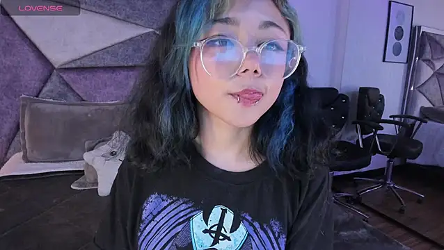 TerumiKitty online show from September 10, 2025, 11:04 pm