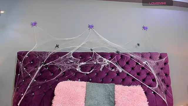 RedAngel1- online show from October 25, 2025, 5:13 pm