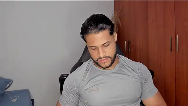 Snapshot of Pier_Simons chatting on April 22, 2026, 5:03 am Pier Simons online show from April 22, 2026, 5:03 am