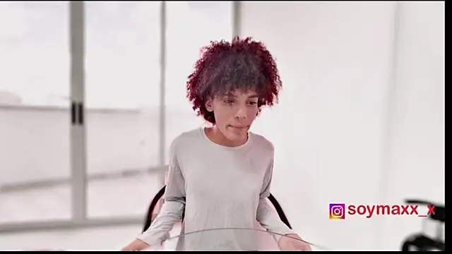 Max Rain online show from February 2, 2026, 6:51 pm