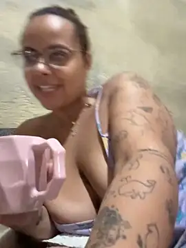 Chloe Leaozinho online show from March 12, 2026, 3:16 pm