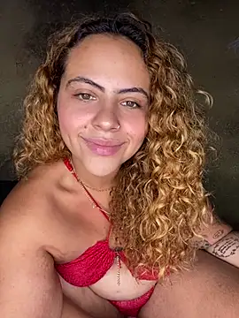 Chloe Leaozinho online show from April 18, 2026, 11:27 pm