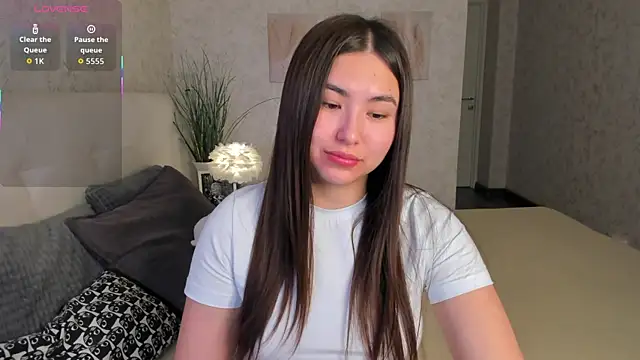 Megan Williamms online show from November 22, 2025, 9:19 am