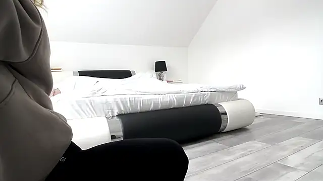 Snapshot of ArabianMalikah chatting on October 13, 2025, 8:38 am ArabianMalikah online show from October 13, 2025, 8:38 am