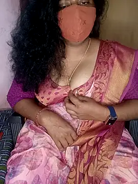 Snapshot of Jessi_25 chatting on November 18, 2025, 8:12 pm Jessi 25 online show from November 18, 2025, 8:12 pm