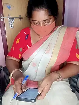 Snapshot of Jessi_25 chatting on November 24, 2025, 4:29 pm Jessi 25 online show from November 24, 2025, 4:29 pm