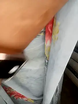 Snapshot of Jessi_25 chatting on November 19, 2025, 5:35 pm Jessi 25 online show from November 19, 2025, 5:35 pm