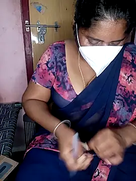 Snapshot of Jessi_25 chatting on November 4, 2025, 12:09 pm Jessi 25 online show from November 4, 2025, 12:09 pm