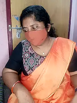 Snapshot of Jessi_25 chatting on October 24, 2025, 5:45 pm Jessi 25 online show from October 24, 2025, 5:45 pm