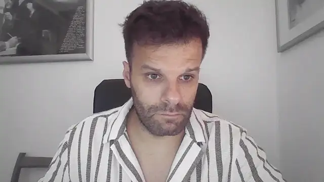 Snapshot of FROCETTO93 chatting on September 25, 2025, 1:06 pm FROCETTO93 online show from September 25, 2025, 1:06 pm