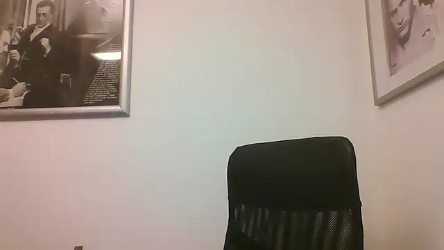 Snapshot of FROCETTO93 chatting on November 19, 2025, 2:39 pm FROCETTO93 online show from November 19, 2025, 2:39 pm