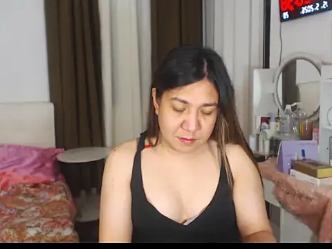 stellahugeX online show from May 15, 2026, 3:21 pm