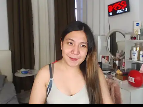Snapshot of stellahugeX chatting on July 6, 2026, 4:30 am stellahugeX online show from July 6, 2026, 4:30 am