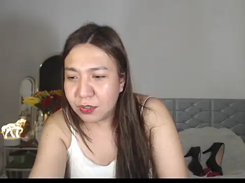 stellahugeX online show from November 5, 2025, 5:10 am