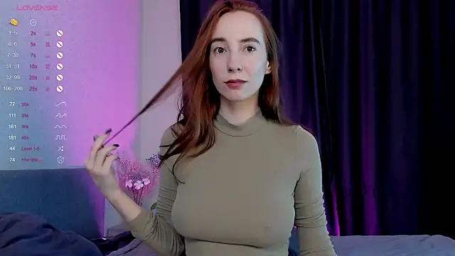 Snapshot of Honeyfern chatting on October 7, 2025, 5:36 pm Honeyfern online show from October 7, 2025, 5:36 pm