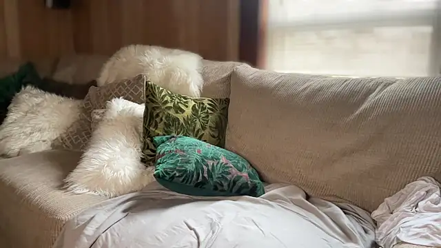 PefectNipz online show from September 17, 2025, 4:09 pm