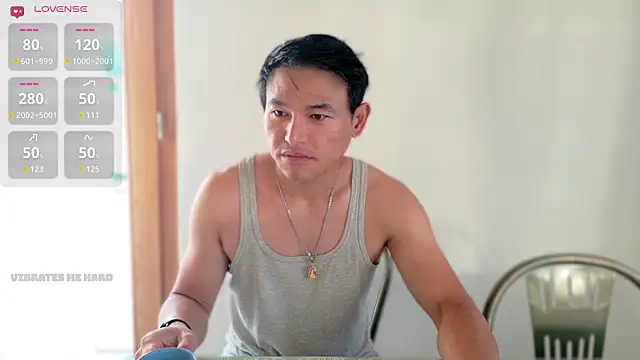 Snapshot of AsianBoy_WhiteDaddy chatting on June 19, 2026, 4:40 am AsianBoy WhiteDaddy online show from June 19, 2026, 4:40 am