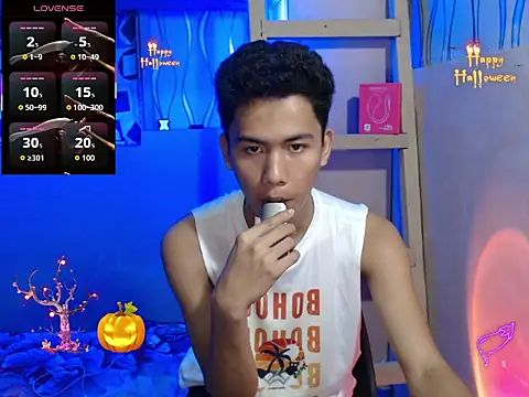 Demure Asian143 online show from November 3, 2025, 10:52 am