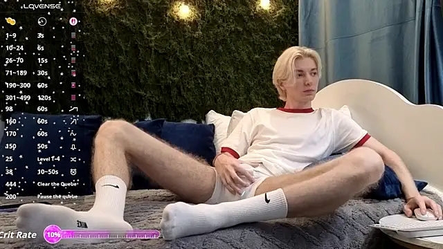 fiachand online show from December 2, 2025, 7:48 pm