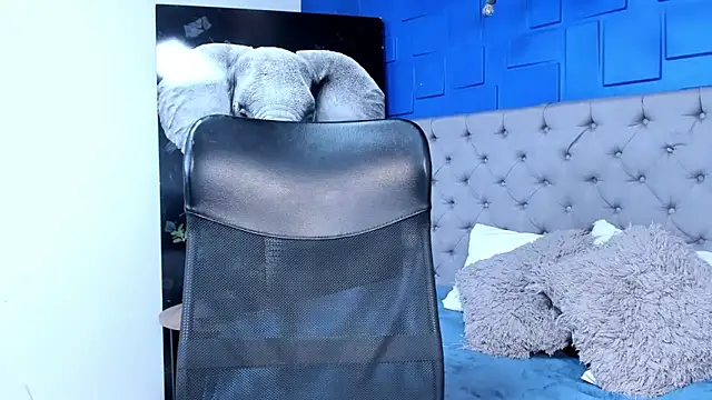 Snapshot of andres-clark92 chatting on October 3, 2025, 5:47 pm andres-clark92 online show from October 3, 2025, 5:47 pm