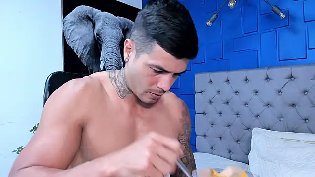 Snapshot of andres-clark92 chatting on October 29, 2025, 5:45 pm andres-clark92 online show from October 29, 2025, 5:45 pm