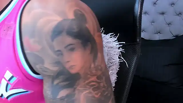 Snapshot of andres-clark92 chatting on November 24, 2025, 6:08 pm andres-clark92 online show from November 24, 2025, 6:08 pm