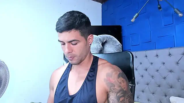 Snapshot of andres-clark92 chatting on October 12, 2025, 6:09 pm andres-clark92 online show from October 12, 2025, 6:09 pm