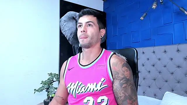 Snapshot of andres-clark92 chatting on November 7, 2025, 5:50 pm andres-clark92 online show from November 7, 2025, 5:50 pm